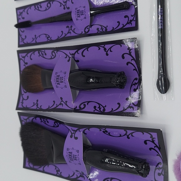 Anna Sui various makeup tools - Picture 11 of 15